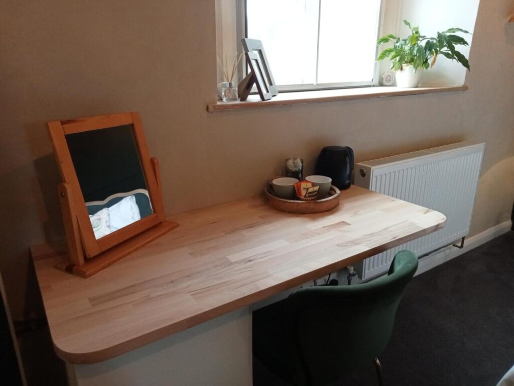 King-Ensuite-room-15