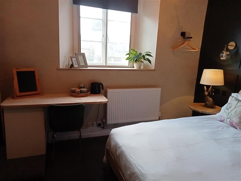 King-Ensuite-room-17