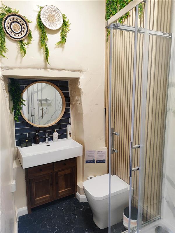 King-Ensuite-room-19