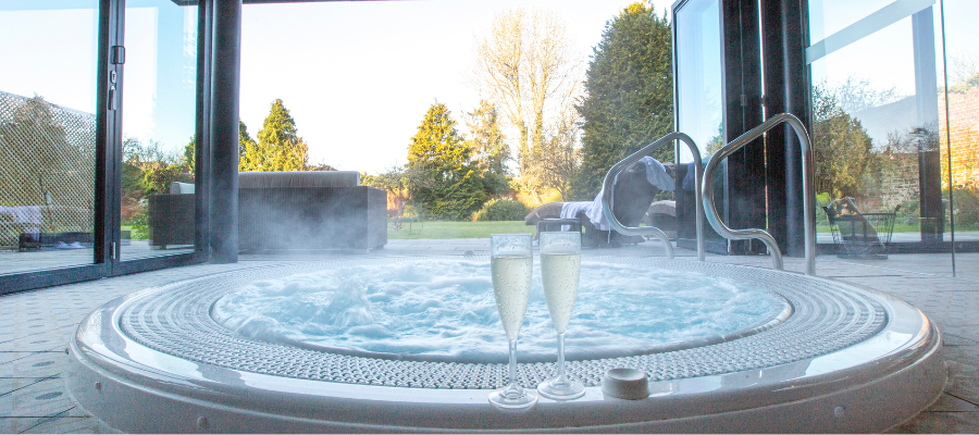 Chestnuts Bed & Breakfast - Luxury Spas in the Cotswolds Spa in the garden, Stratton house